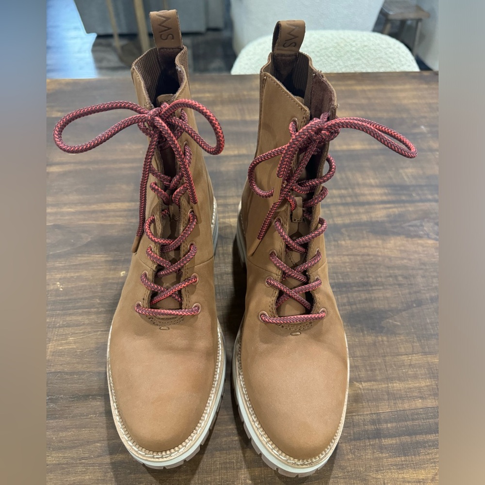 Women’s Tom’s boots